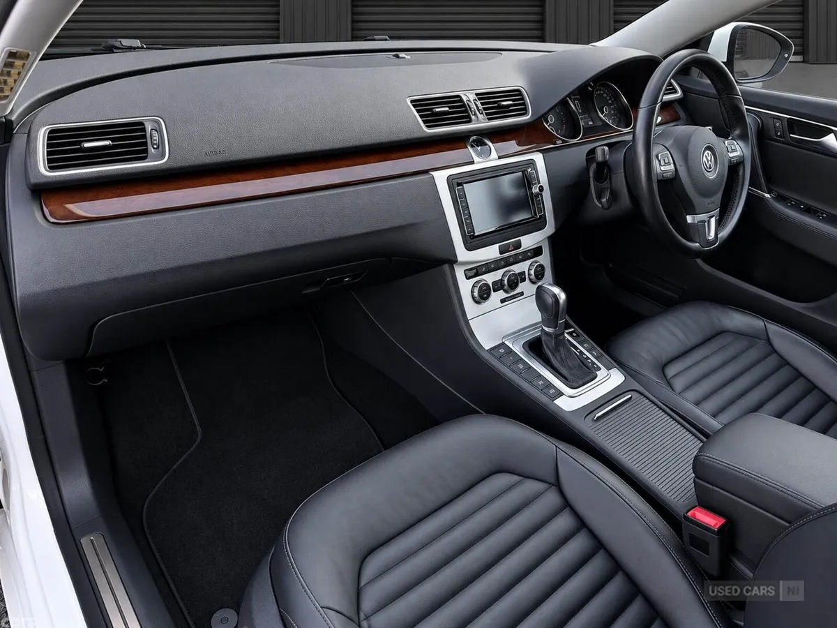 Volkswagen Passat , Petrol, 2013, White