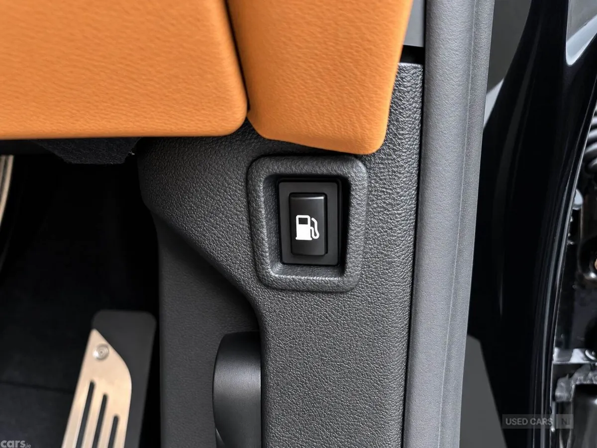 BMW 7-Series , Petrol Hybrid, 2017, Black