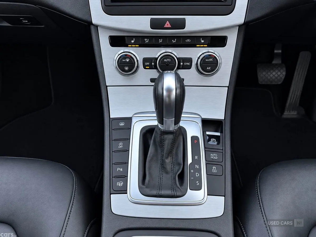 Volkswagen Passat , Petrol, 2013, White