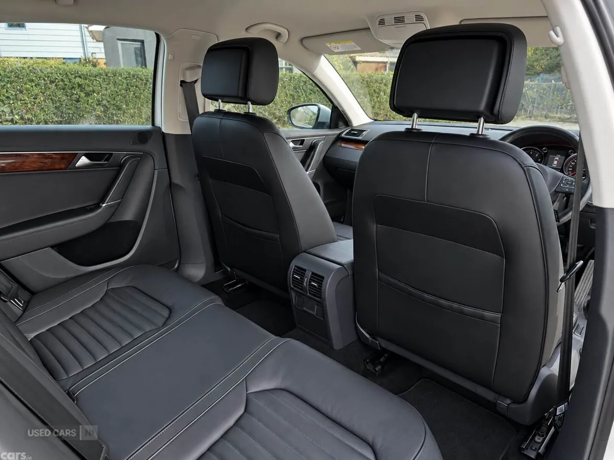 Volkswagen Passat , Petrol, 2013, White