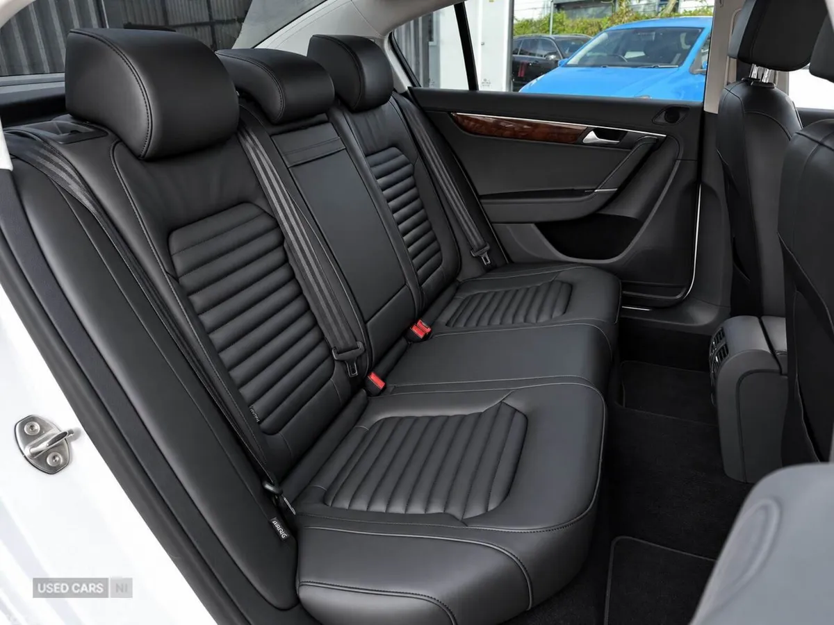 Volkswagen Passat , Petrol, 2013, White