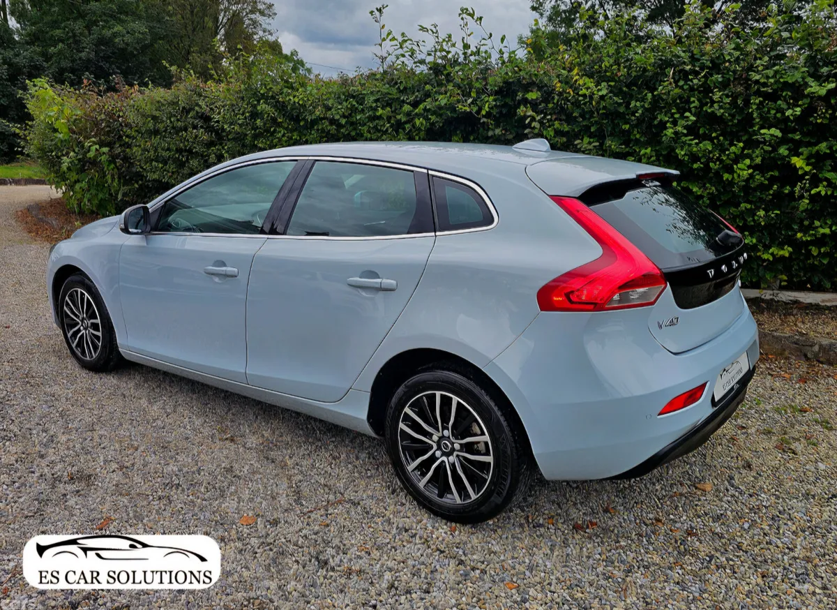 Volvo V40 Hatchback, Petrol, 2016, Grey