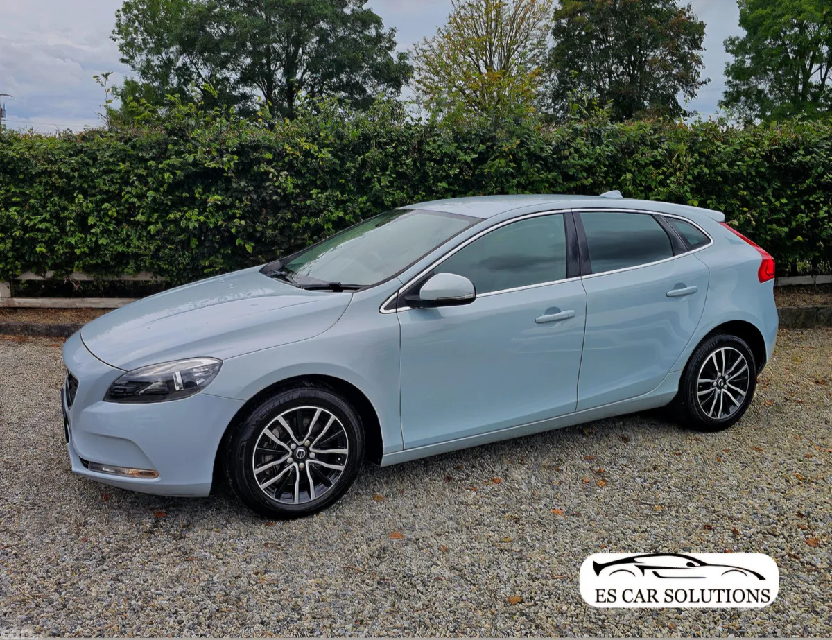 Volvo V40 Hatchback, Petrol, 2016, Grey