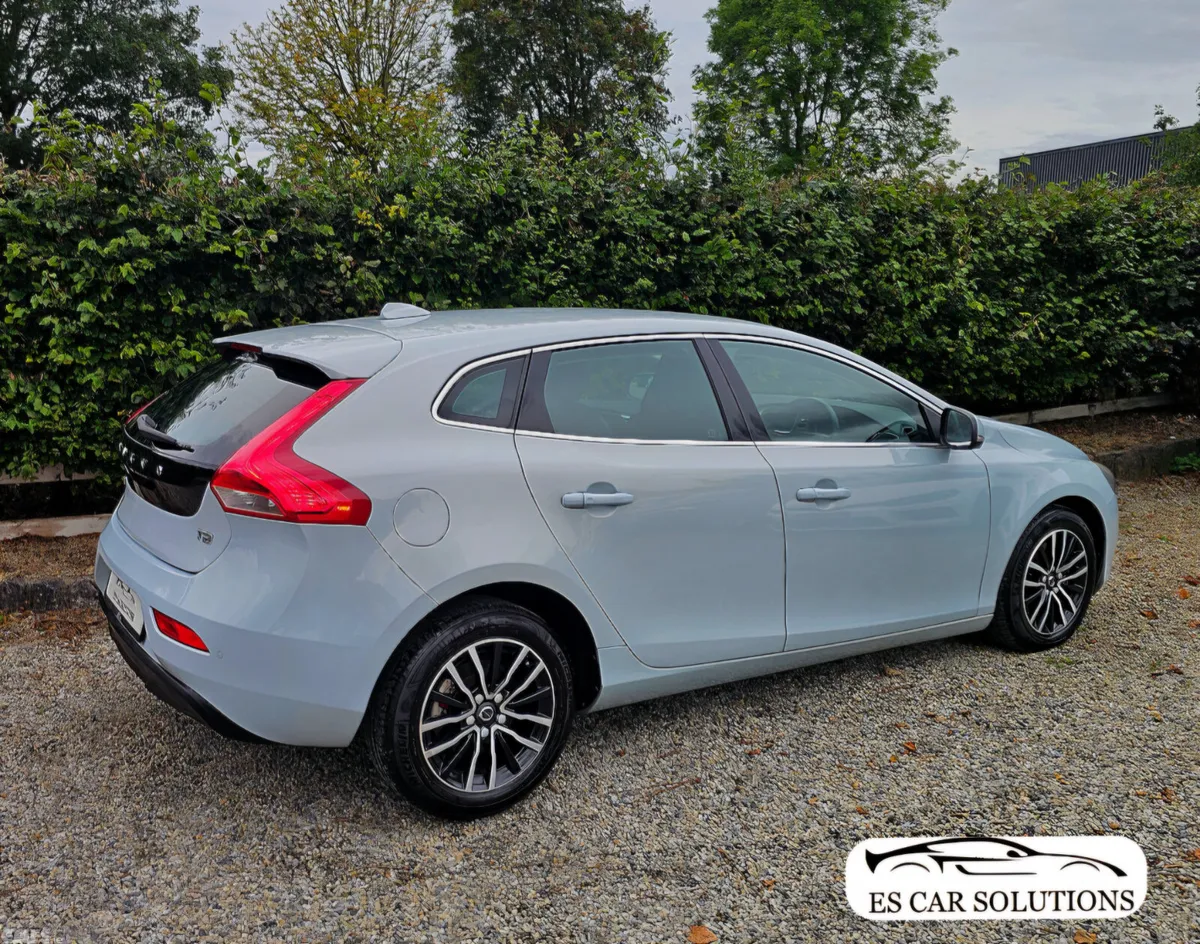 Volvo V40 Hatchback, Petrol, 2016, Grey