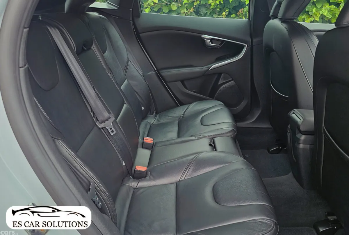 Volvo V40 Hatchback, Petrol, 2016, Grey