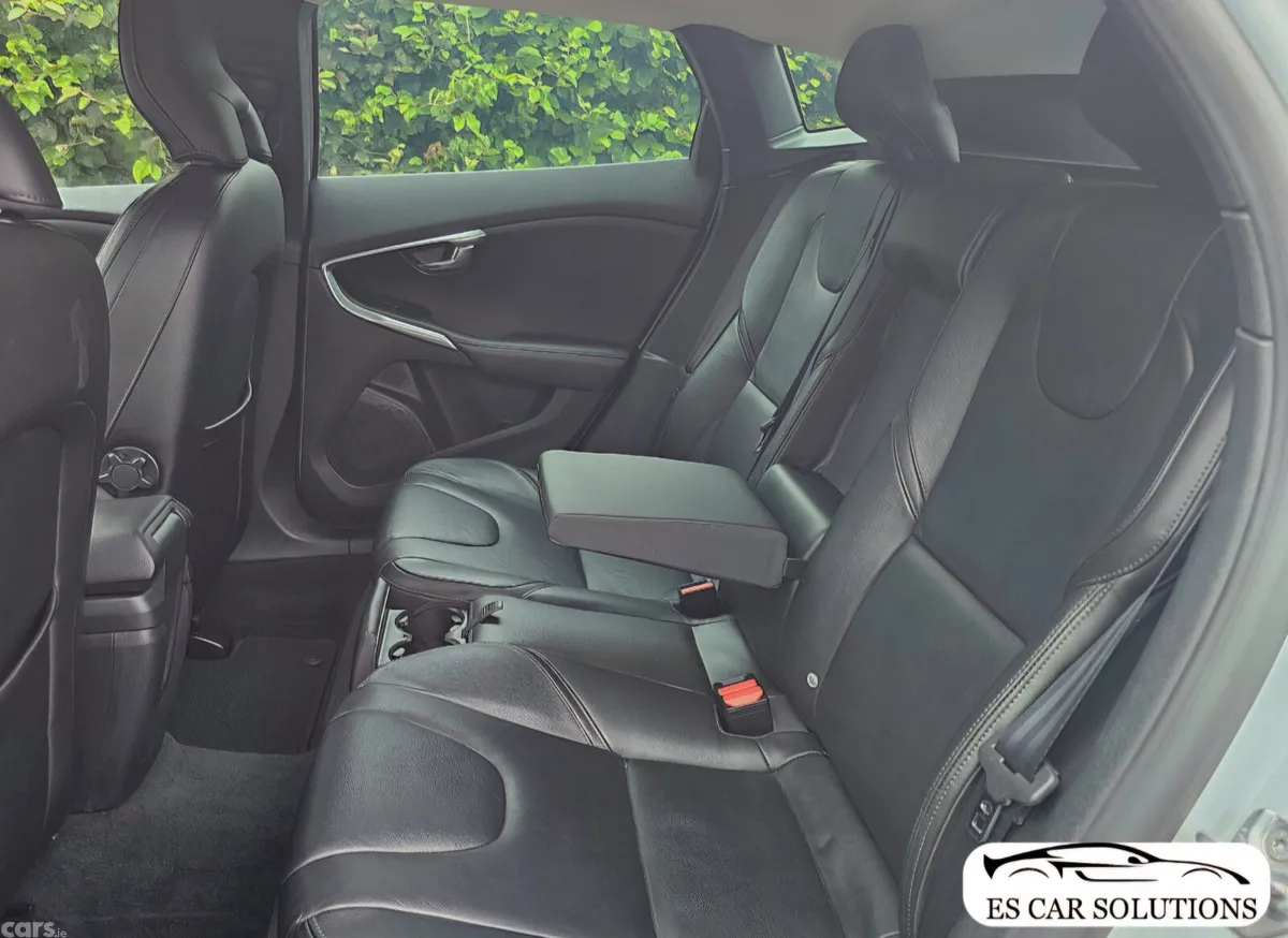 Volvo V40 Hatchback, Petrol, 2016, Grey