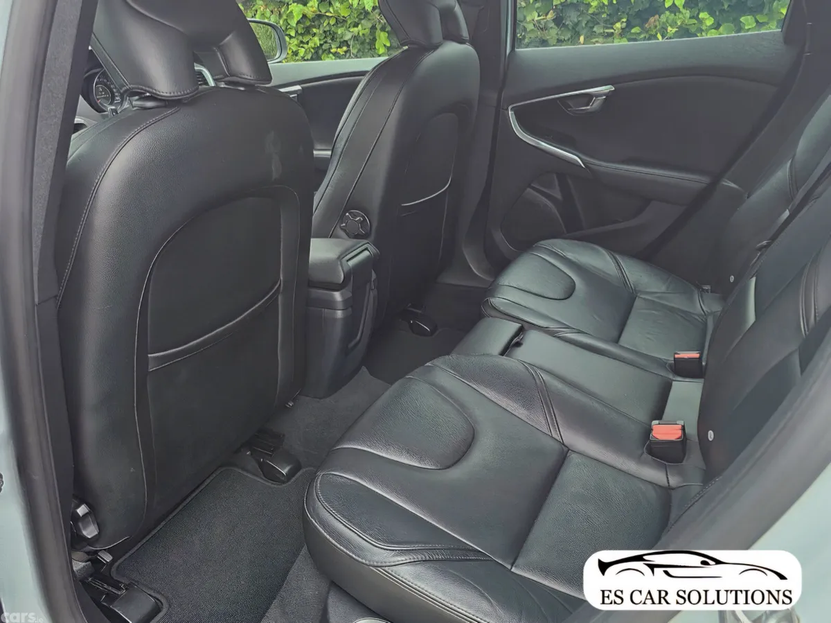 Volvo V40 Hatchback, Petrol, 2016, Grey