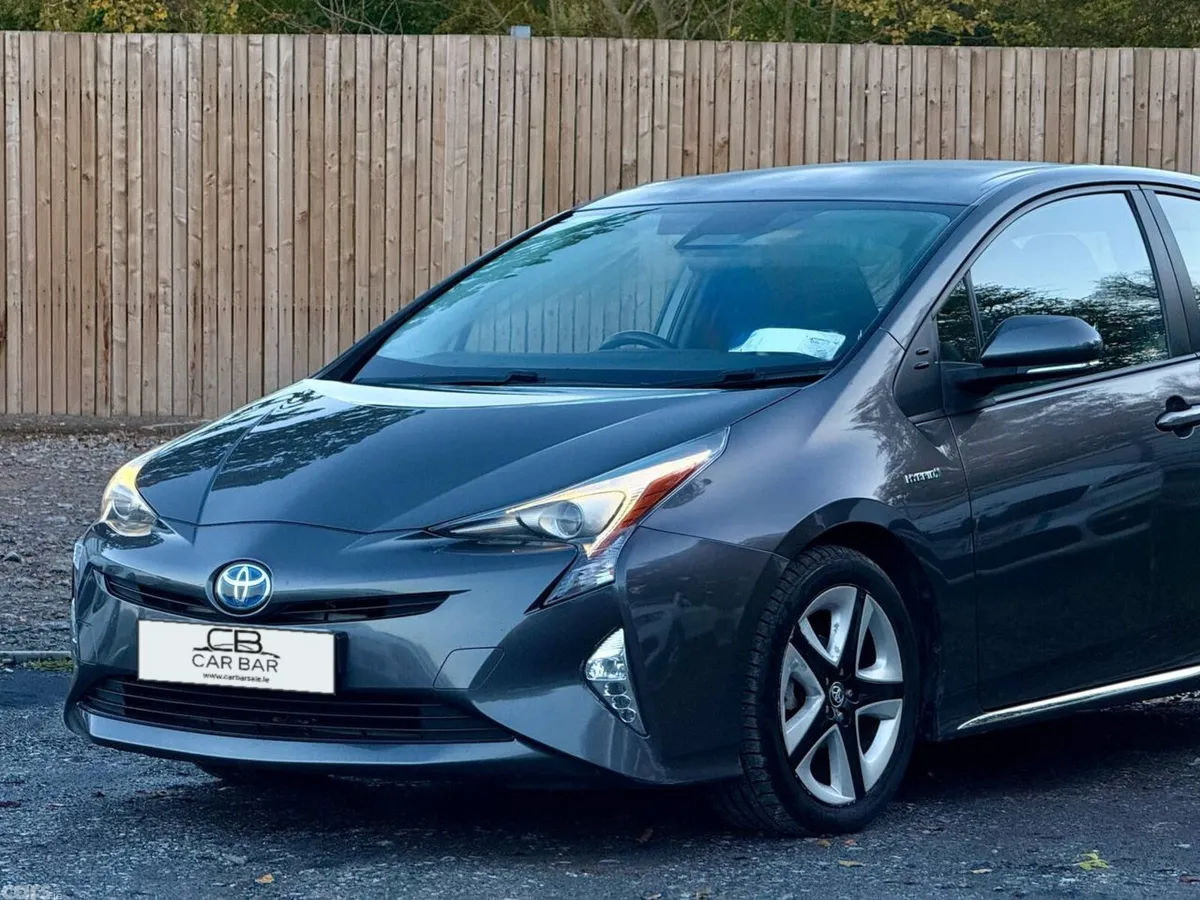 Toyota Prius Hatchback, Petrol Hybrid, 2017, Grey
