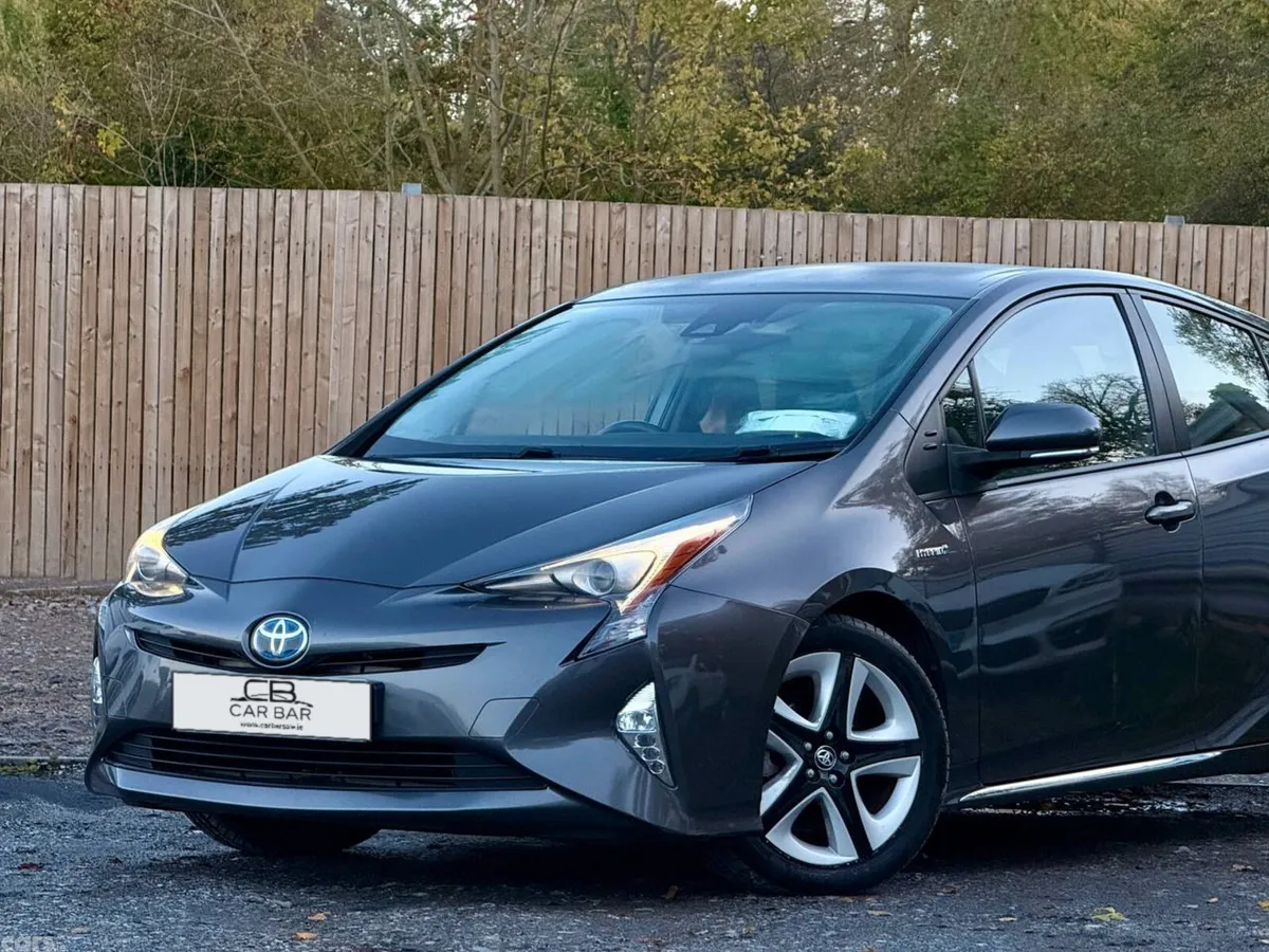 Toyota Prius Hatchback, Petrol Hybrid, 2017, Grey