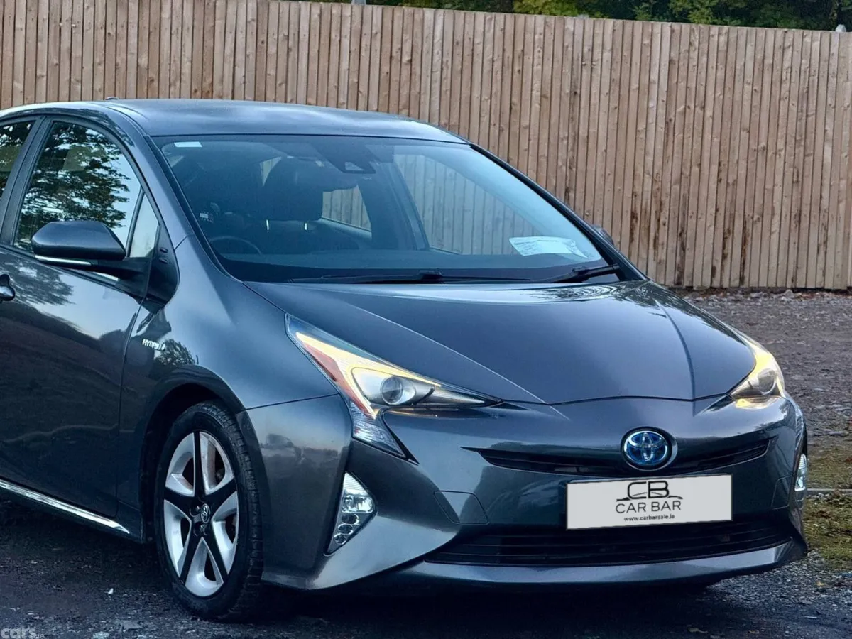 Toyota Prius Hatchback, Petrol Hybrid, 2017, Grey