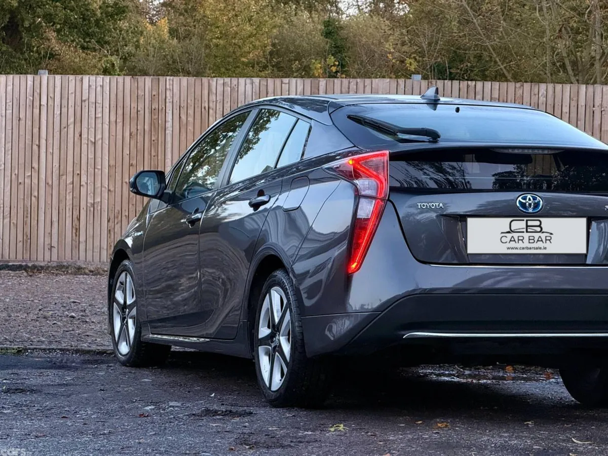 Toyota Prius Hatchback, Petrol Hybrid, 2017, Grey
