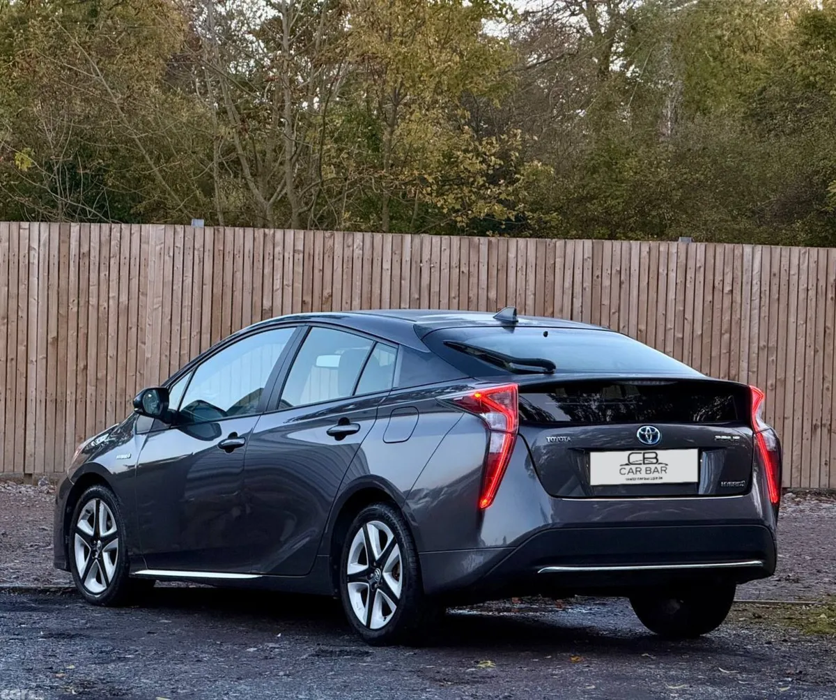 Toyota Prius Hatchback, Petrol Hybrid, 2017, Grey