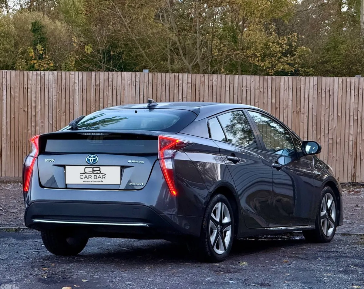 Toyota Prius Hatchback, Petrol Hybrid, 2017, Grey