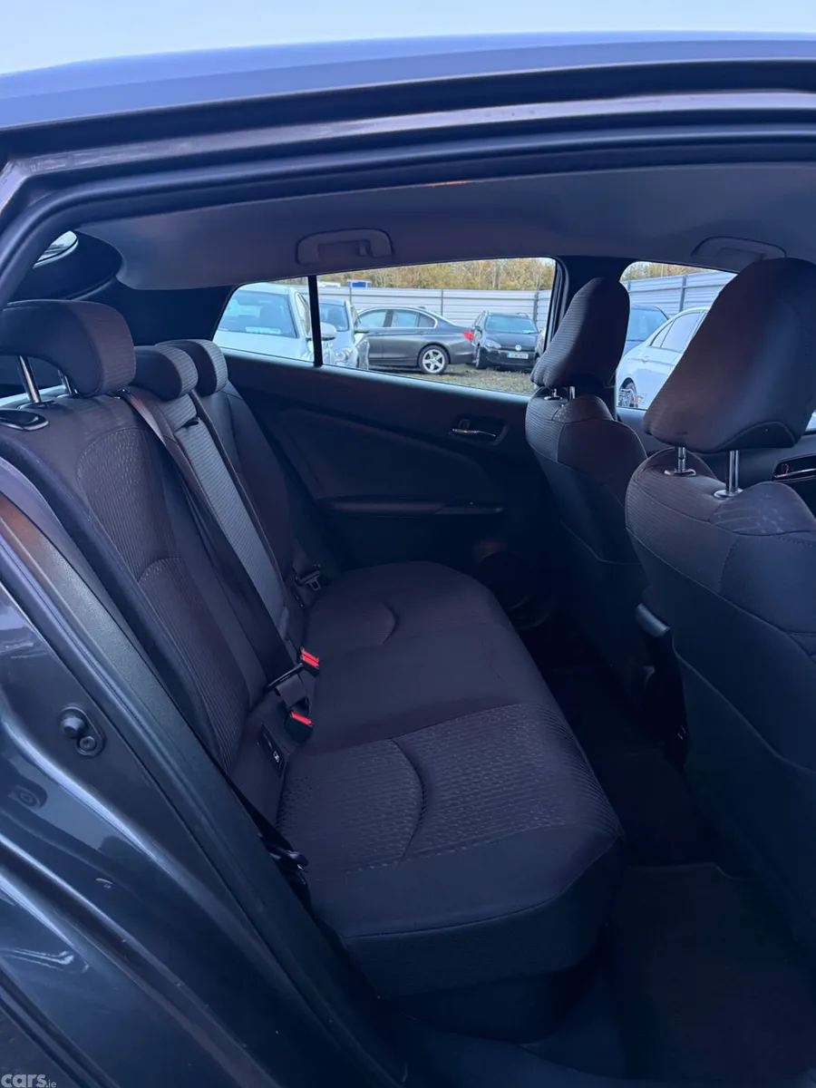 Toyota Prius Hatchback, Petrol Hybrid, 2017, Grey