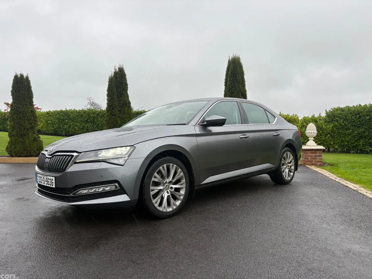 Skoda Superb Saloon, Diesel, 2023, Grey