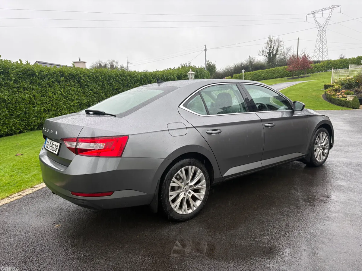Skoda Superb Saloon, Diesel, 2023, Grey