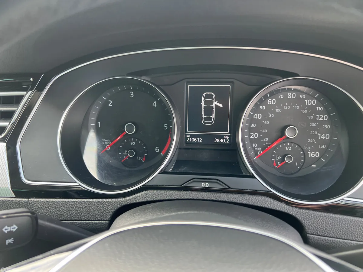 Volkswagen Passat Saloon, Diesel, 2017, Grey