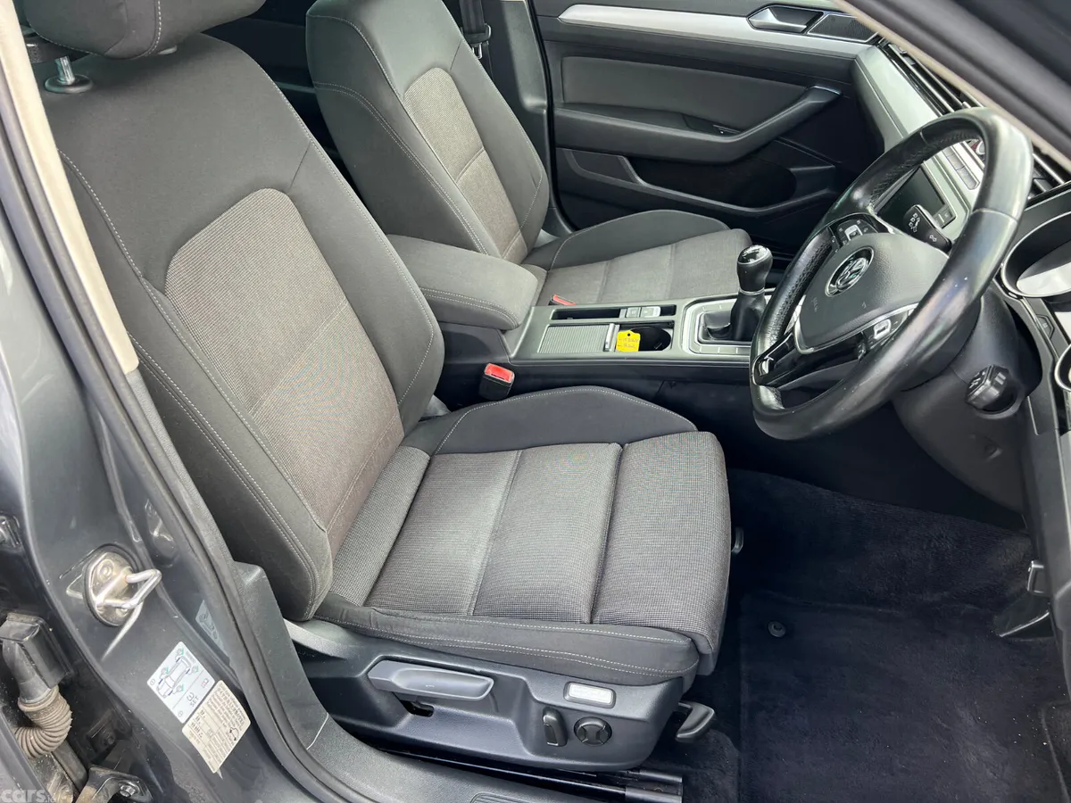 Volkswagen Passat Saloon, Diesel, 2017, Grey