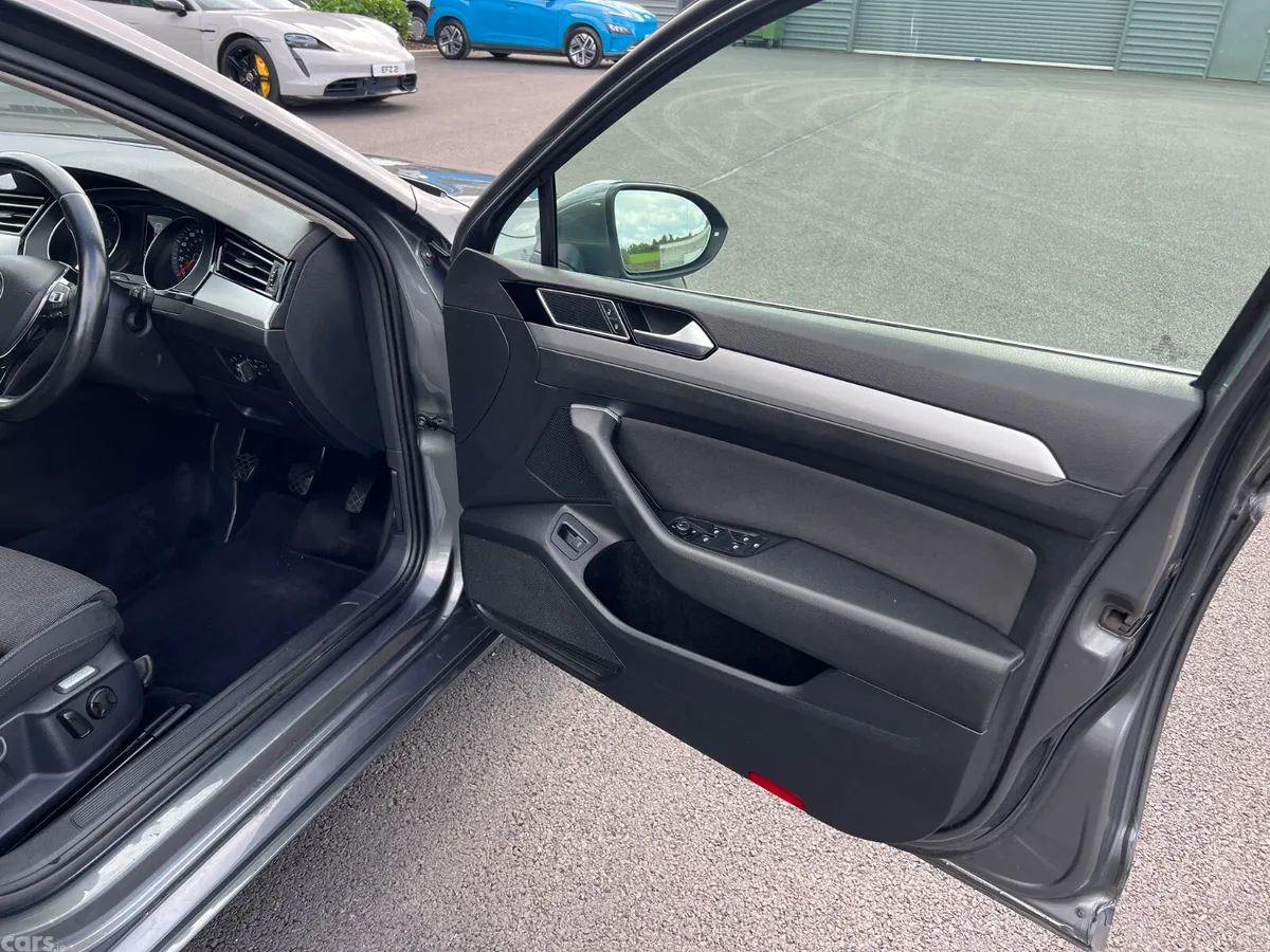 Volkswagen Passat Saloon, Diesel, 2017, Grey