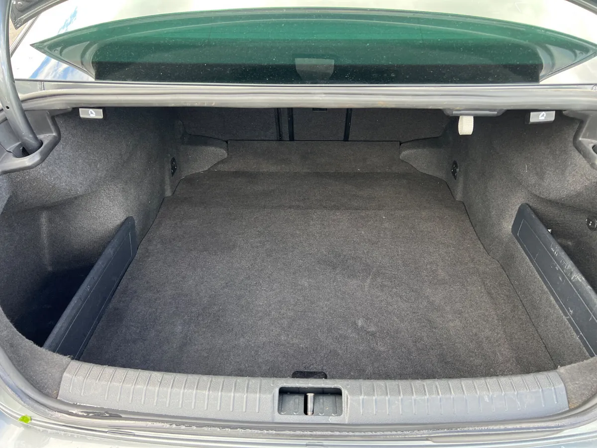 Volkswagen Passat Saloon, Diesel, 2017, Grey