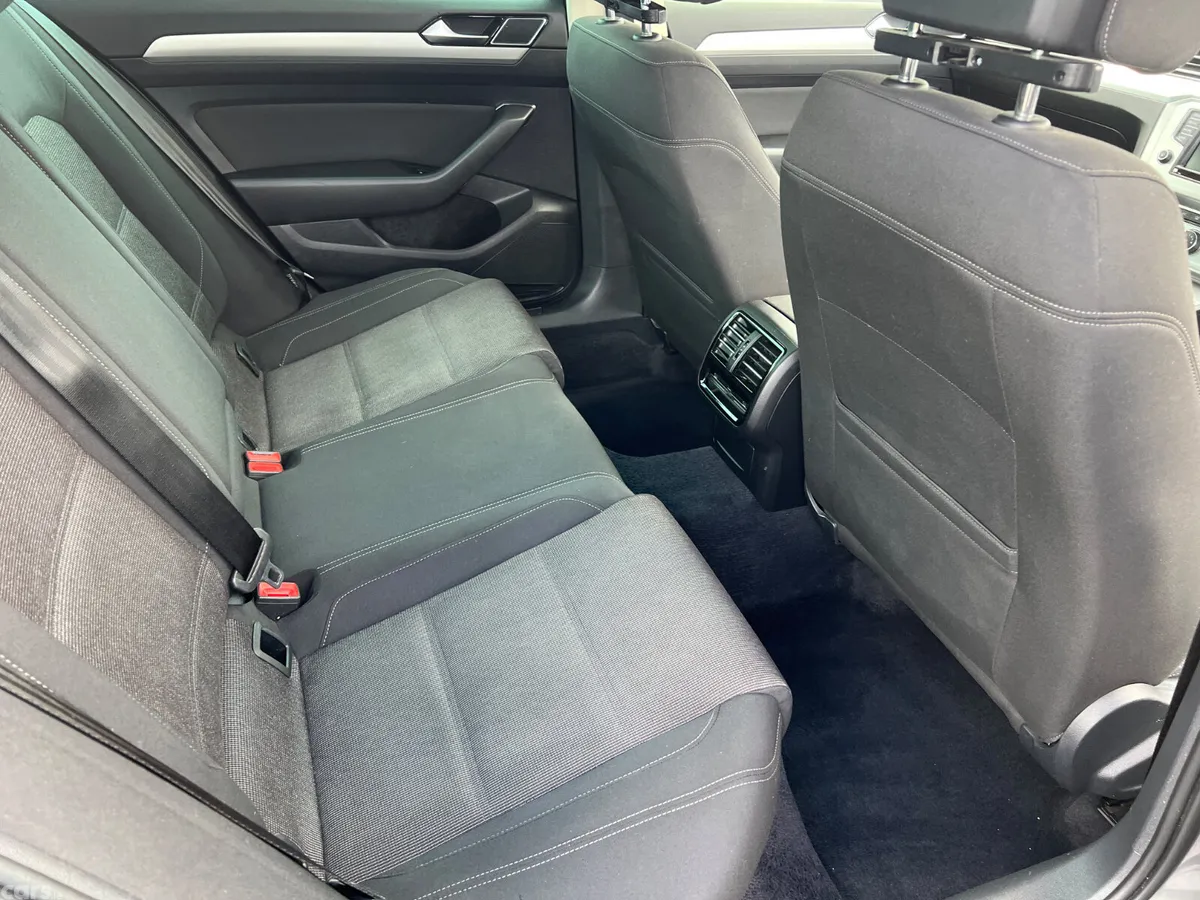 Volkswagen Passat Saloon, Diesel, 2017, Grey