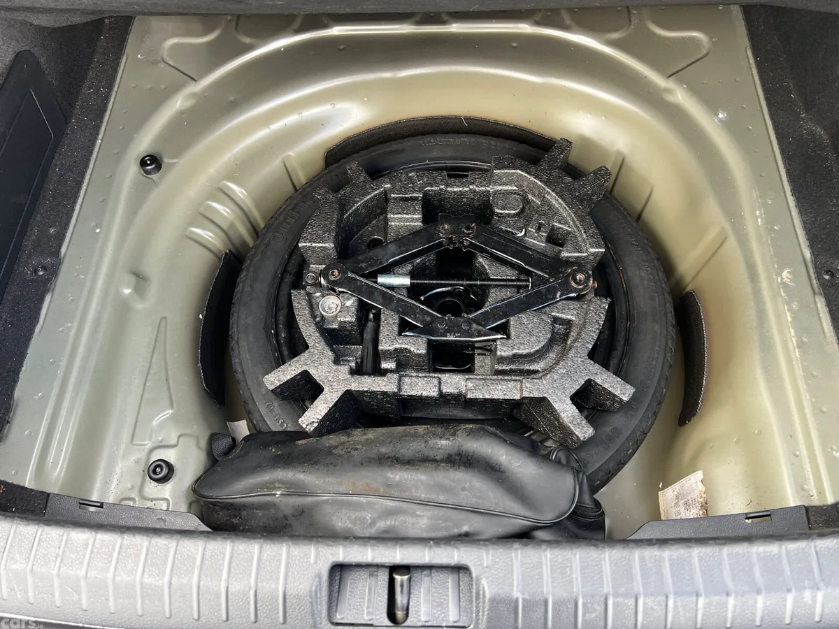 Volkswagen Passat Saloon, Diesel, 2017, Grey