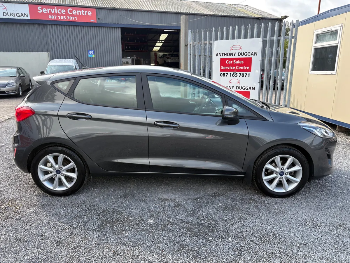 Ford Fiesta Hatchback, Petrol, 2018, Grey
