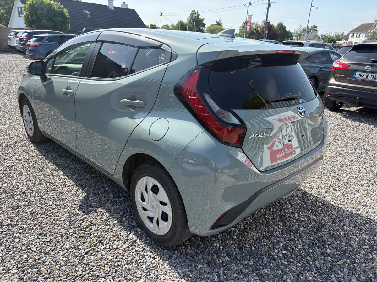 Toyota Aqua Hatchback, Petrol Hybrid, 2021, Green