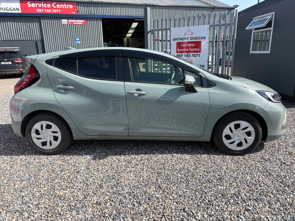Toyota Aqua Hatchback, Petrol Hybrid, 2021, Green