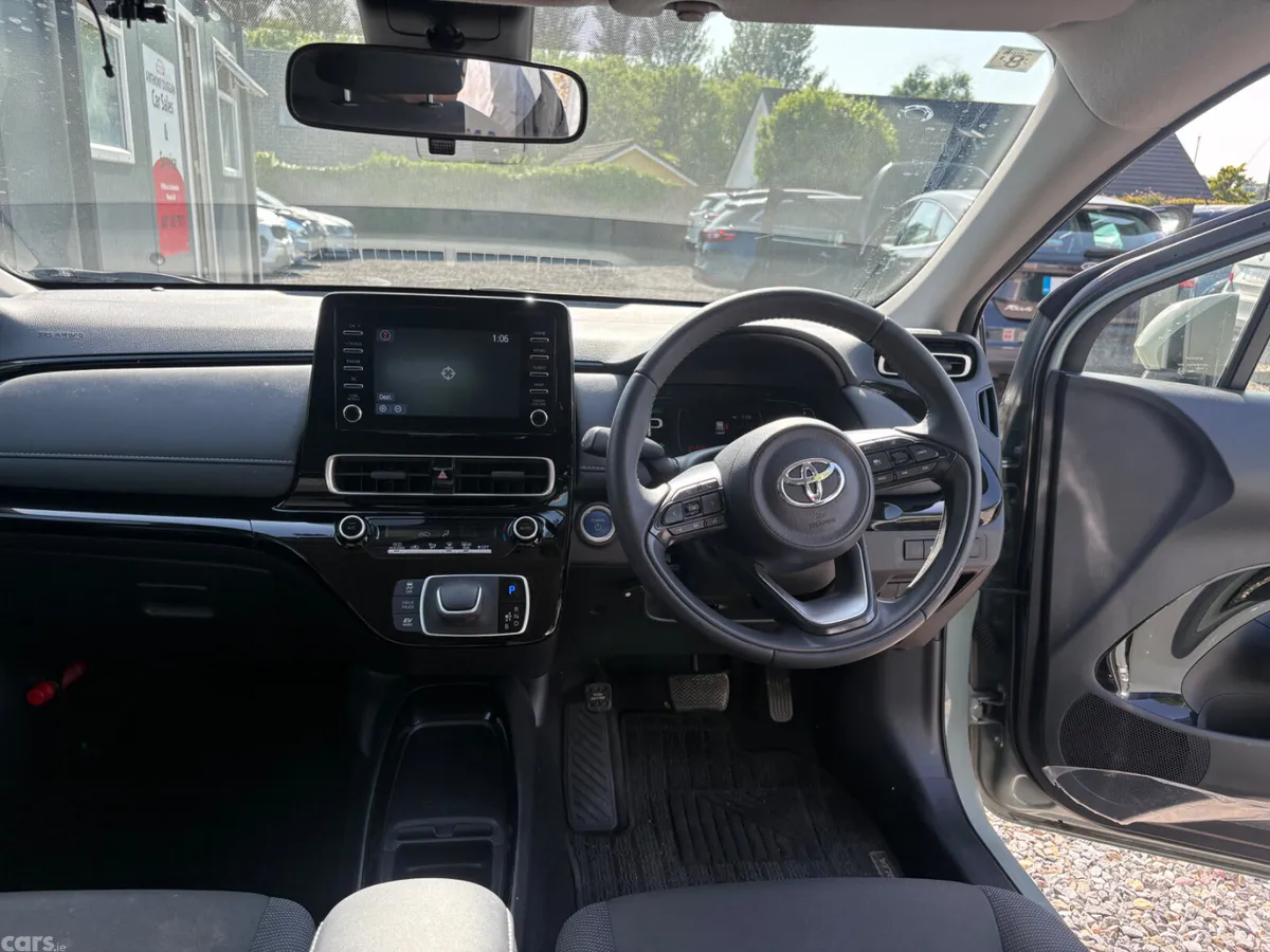Toyota Aqua Hatchback, Petrol Hybrid, 2021, Green