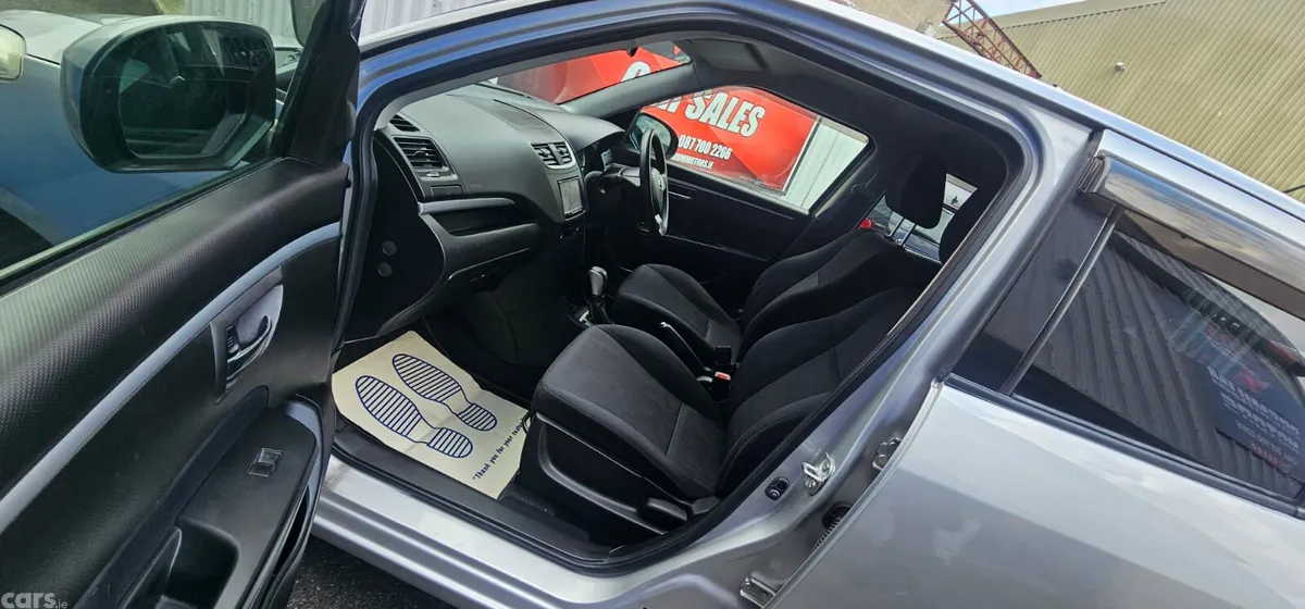 Suzuki Swift Hatchback, Petrol, 2015, Silver