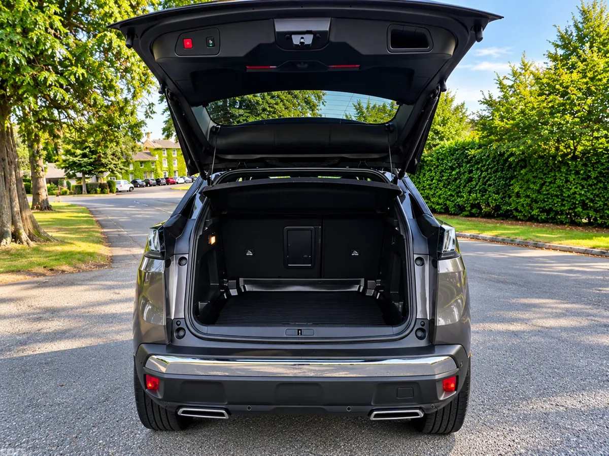 Peugeot 3008 MPV, Diesel, 2021, Grey