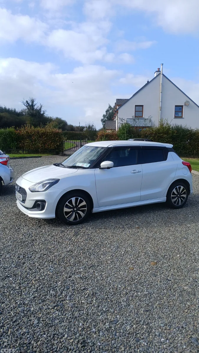 Suzuki Swift Hatchback, Petrol, 2017, White