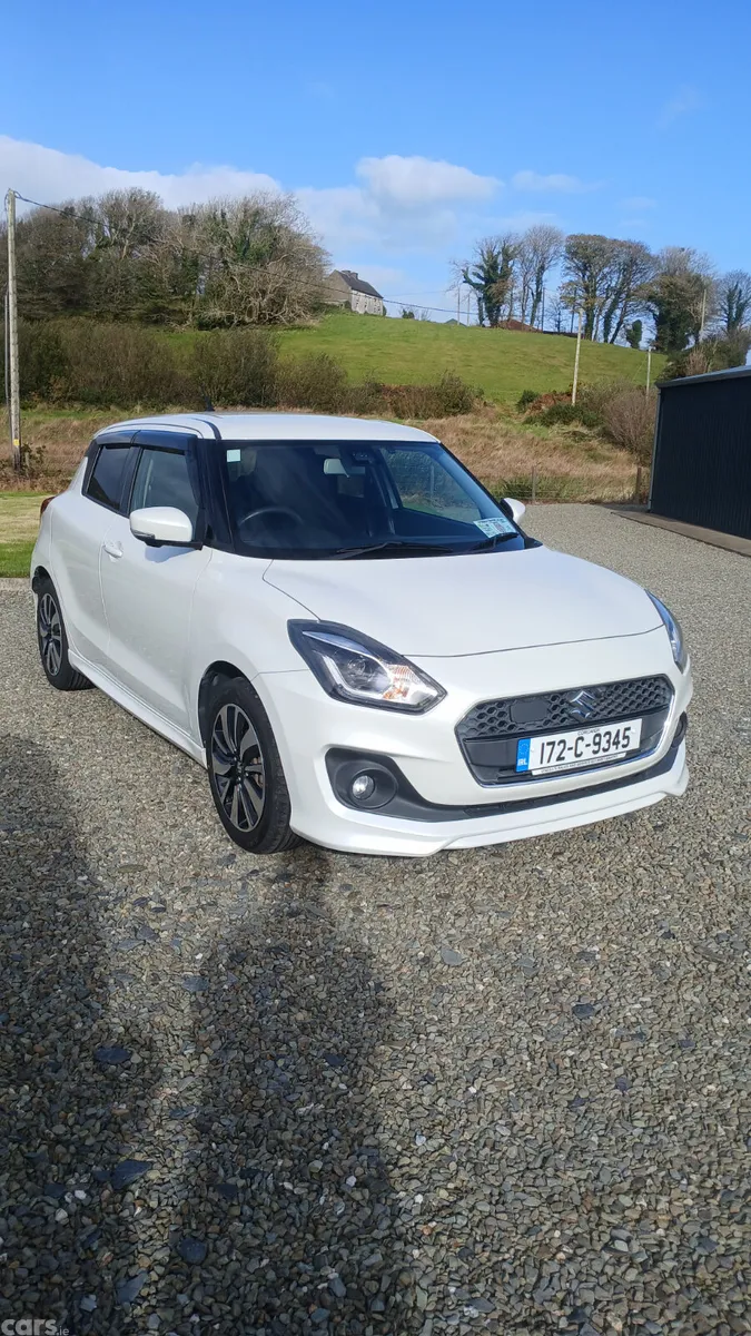 Suzuki Swift Hatchback, Petrol, 2017, White
