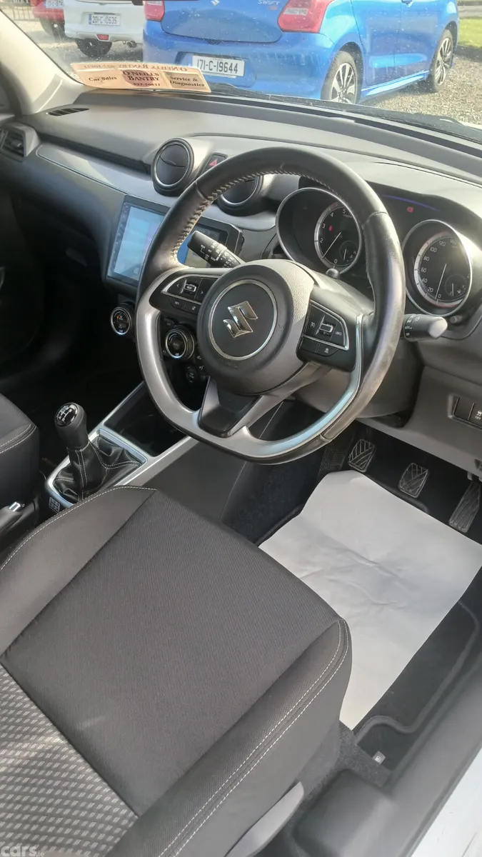 Suzuki Swift Hatchback, Petrol, 2017, White