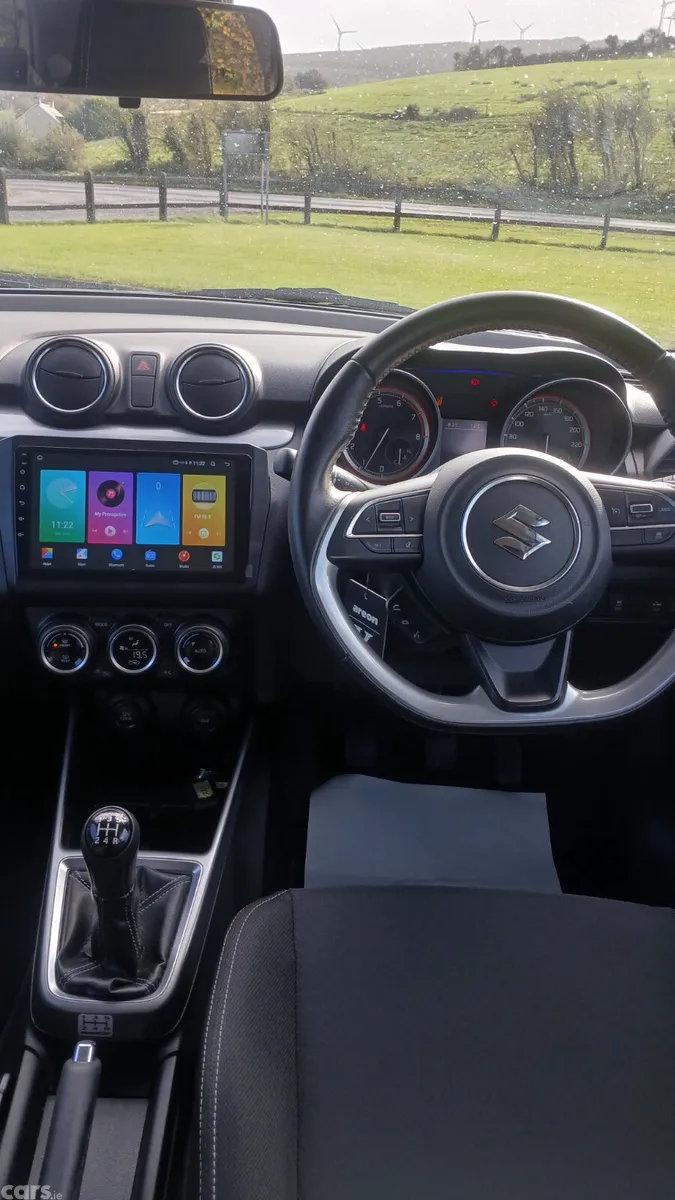 Suzuki Swift Hatchback, Petrol, 2017, White