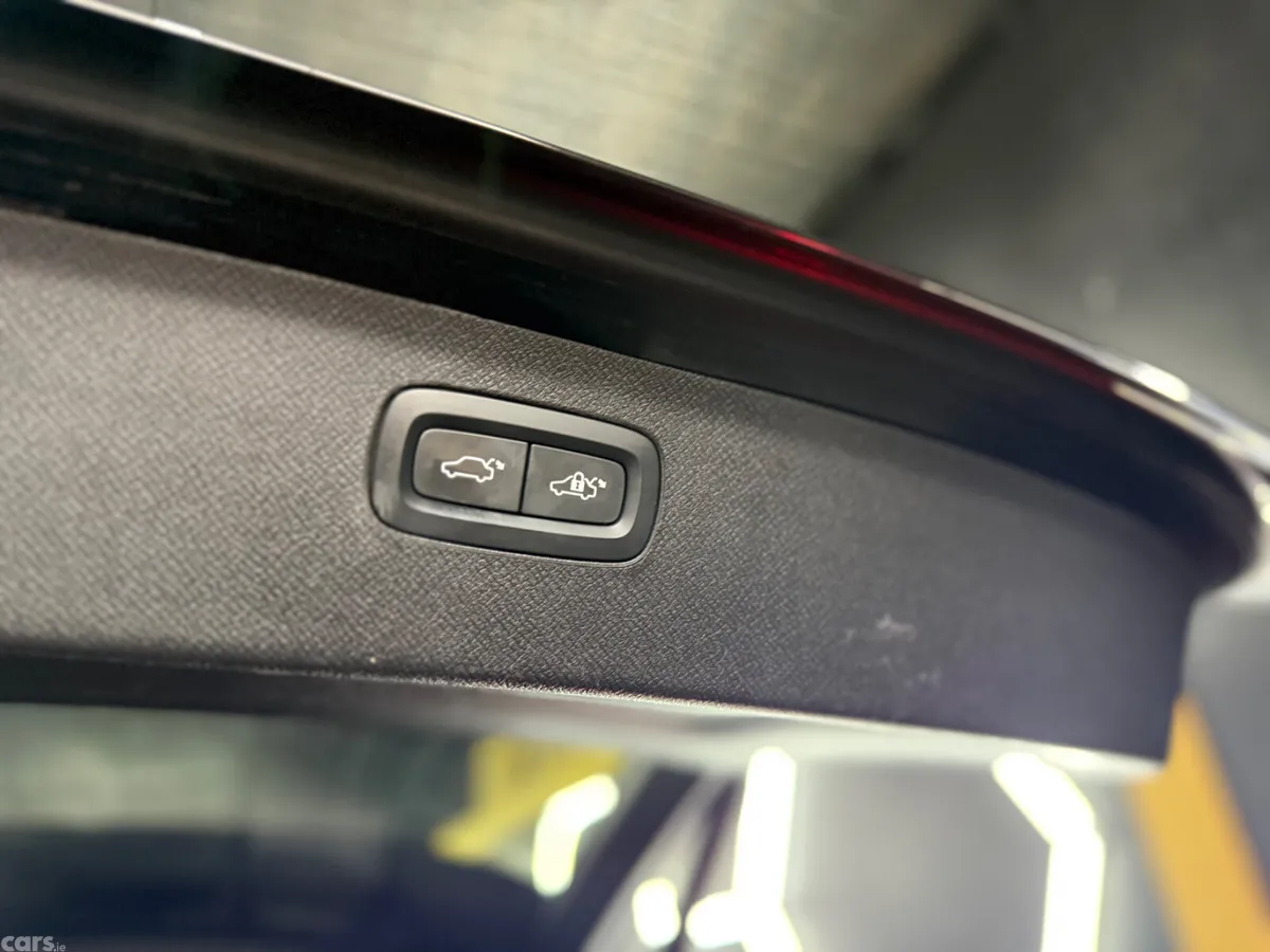 Volvo XC90 SUV, Petrol Plug-in Hybrid, 2021, Black
