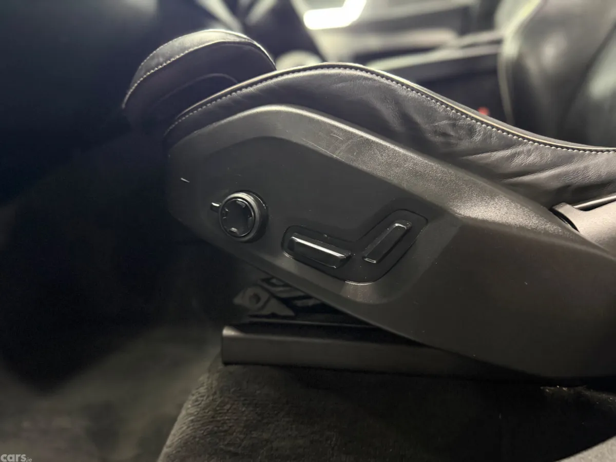 Volvo XC90 SUV, Petrol Plug-in Hybrid, 2021, Black