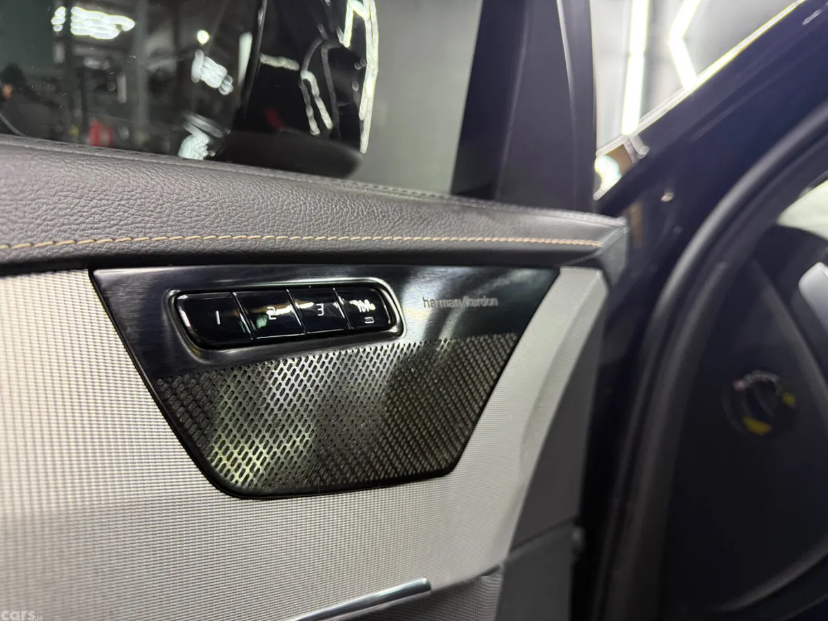 Volvo XC90 SUV, Petrol Plug-in Hybrid, 2021, Black