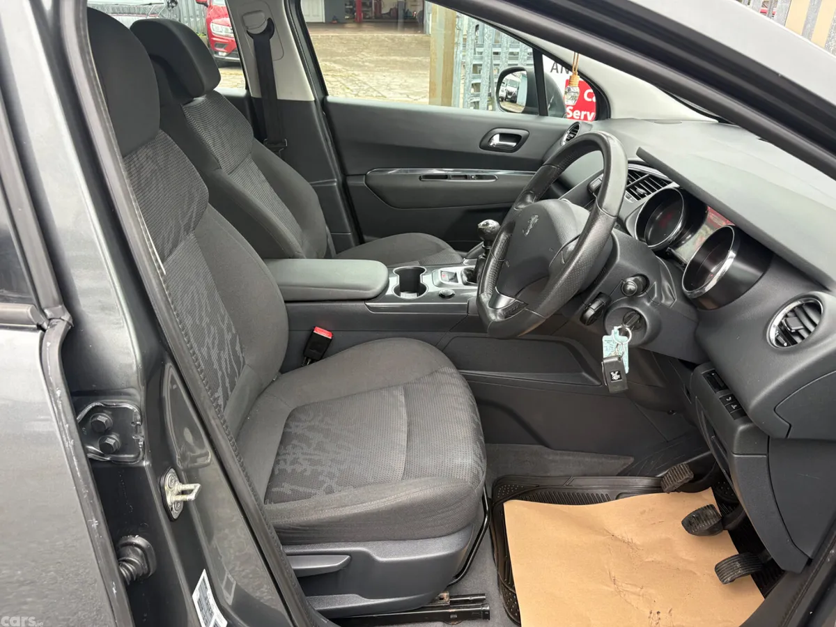 Peugeot 3008 MPV, Diesel, 2013, Grey