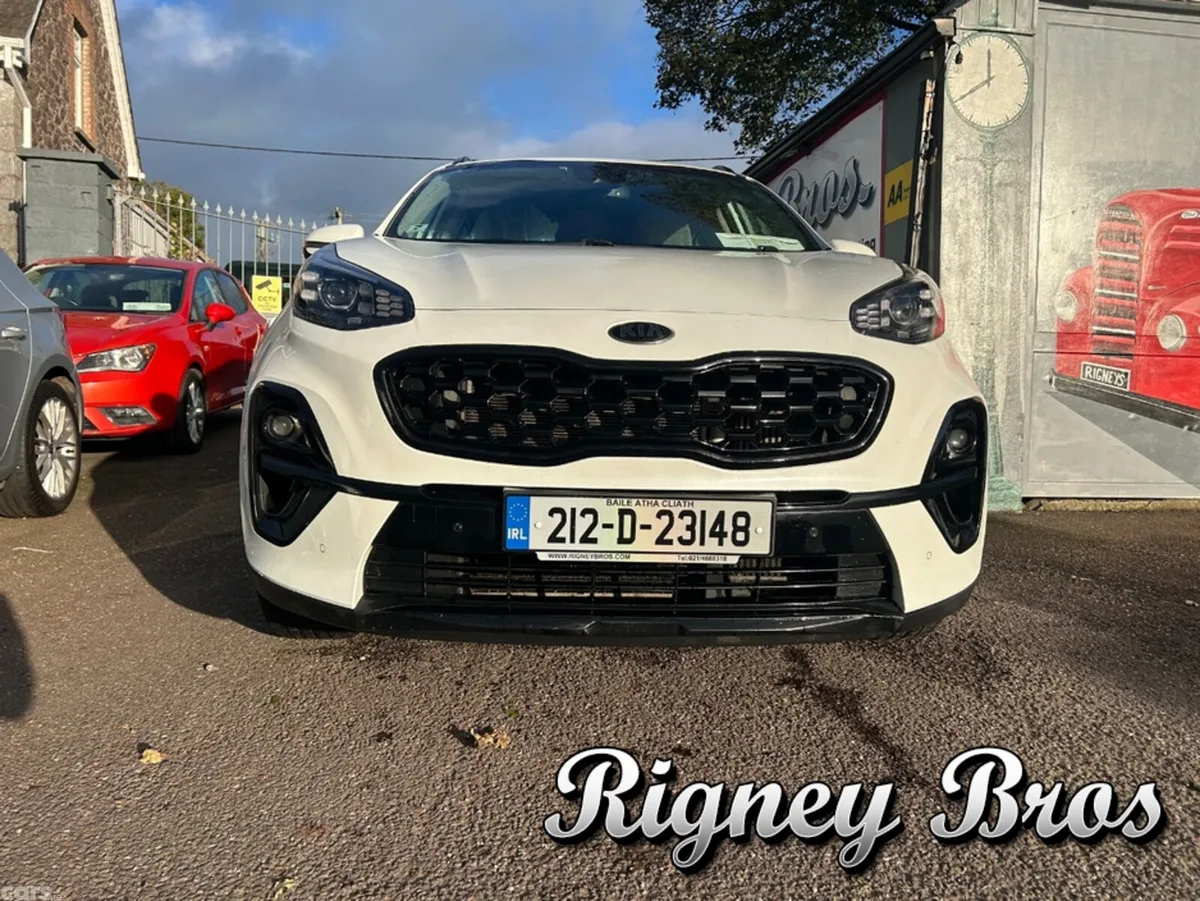Kia Sportage MPV, Diesel, 2021, White