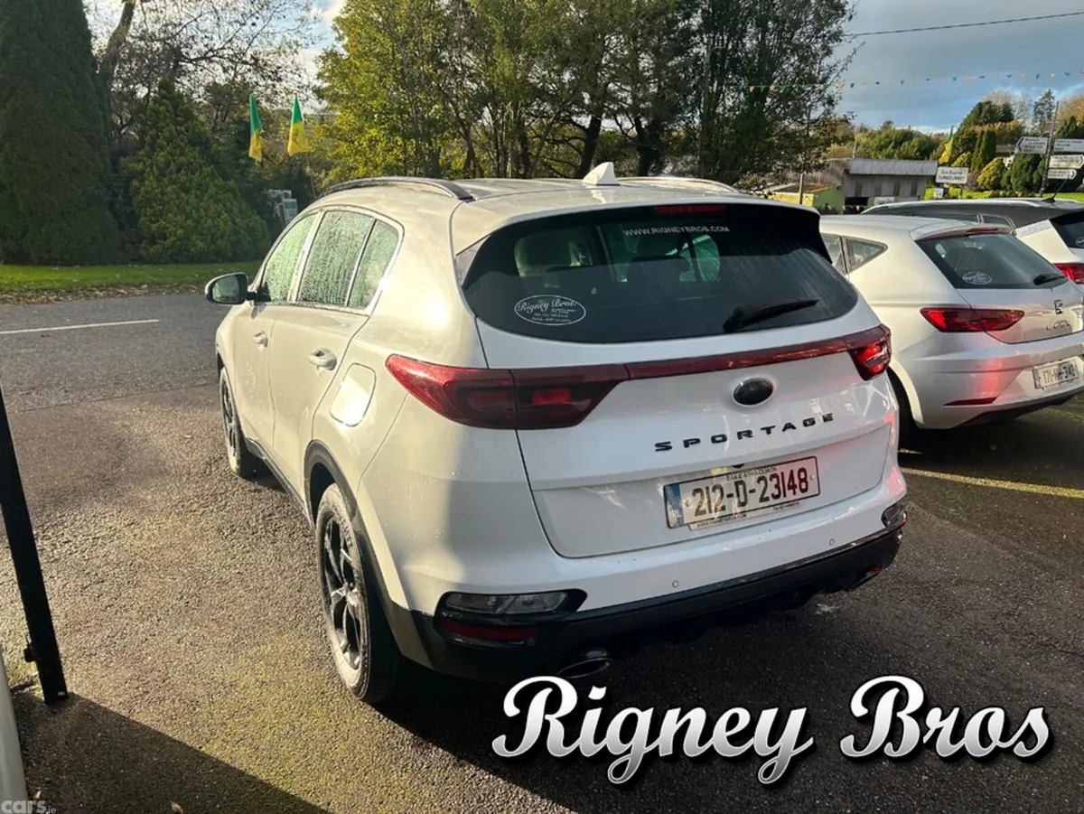 Kia Sportage MPV, Diesel, 2021, White