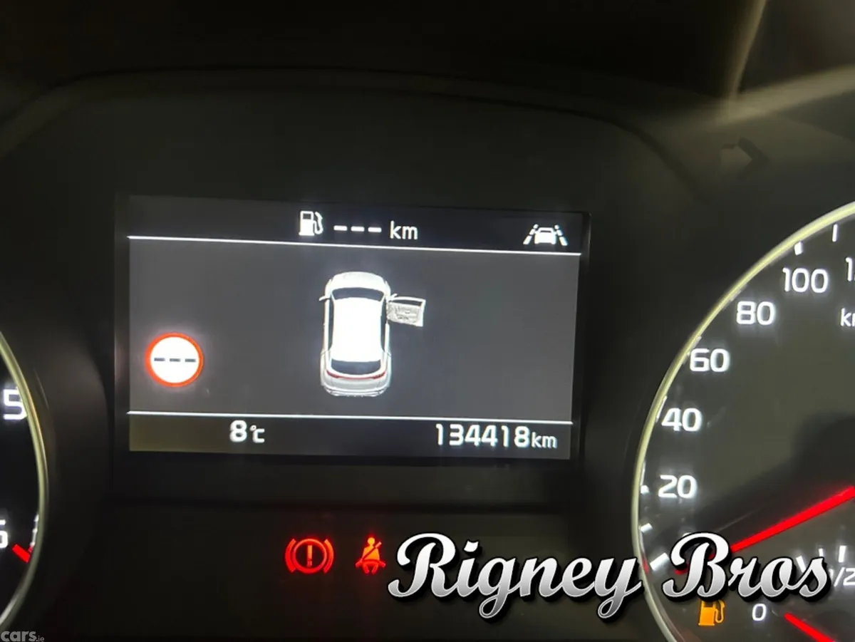 Kia Sportage MPV, Diesel, 2021, White