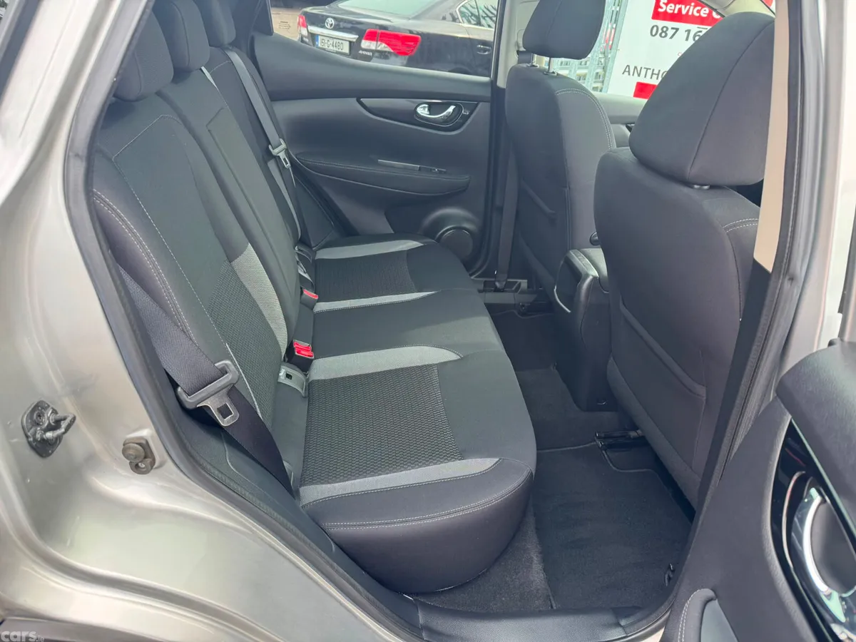 Nissan Qashqai MPV, Petrol, 2018, Grey