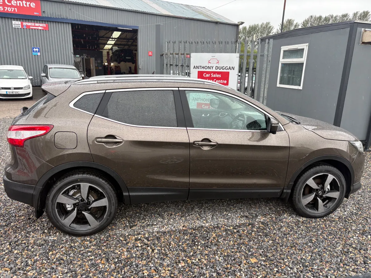 Nissan Qashqai Hatchback, Diesel, 2016, Brown