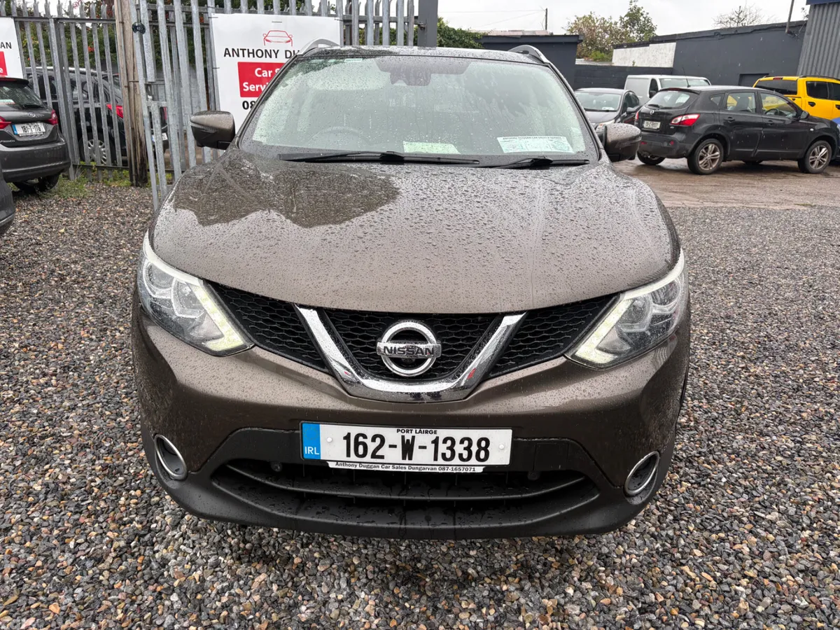 Nissan Qashqai Hatchback, Diesel, 2016, Brown