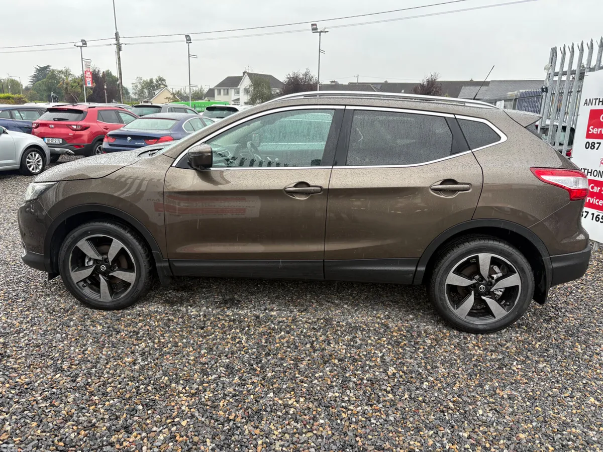 Nissan Qashqai Hatchback, Diesel, 2016, Brown