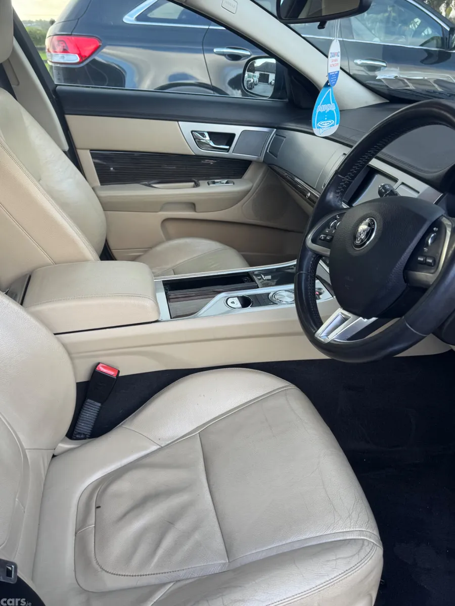 Jaguar XF Saloon, Diesel, 2015, Blue