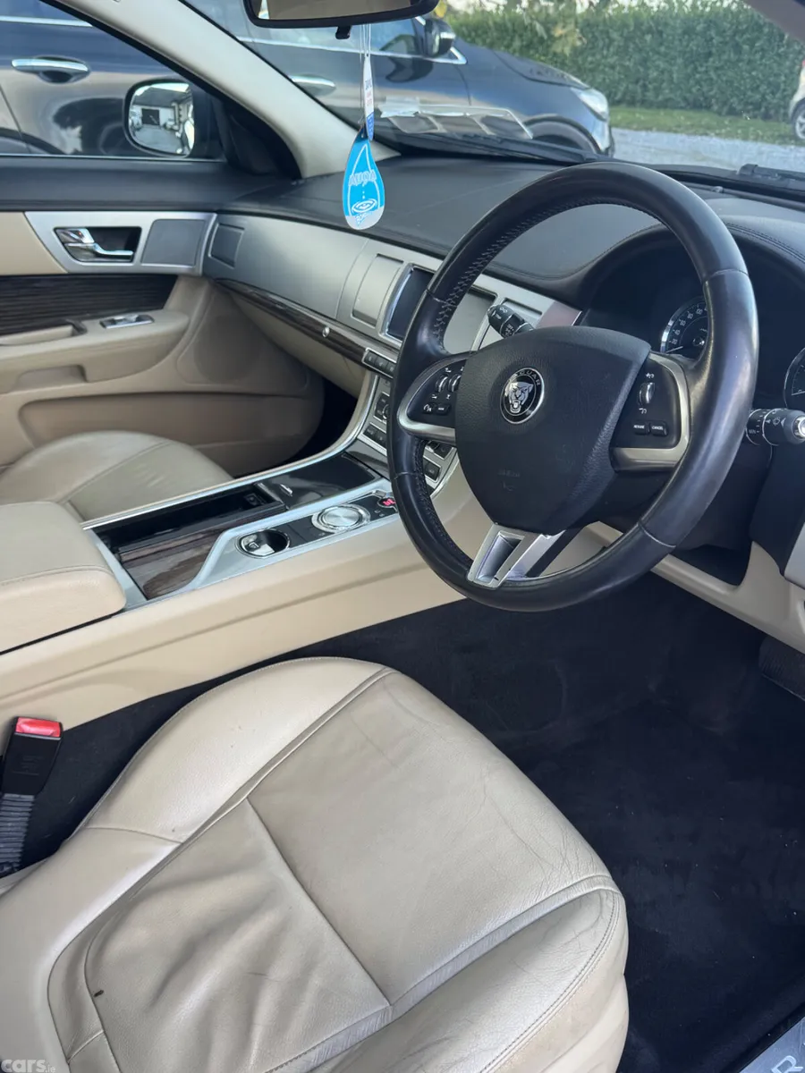 Jaguar XF Saloon, Diesel, 2015, Blue