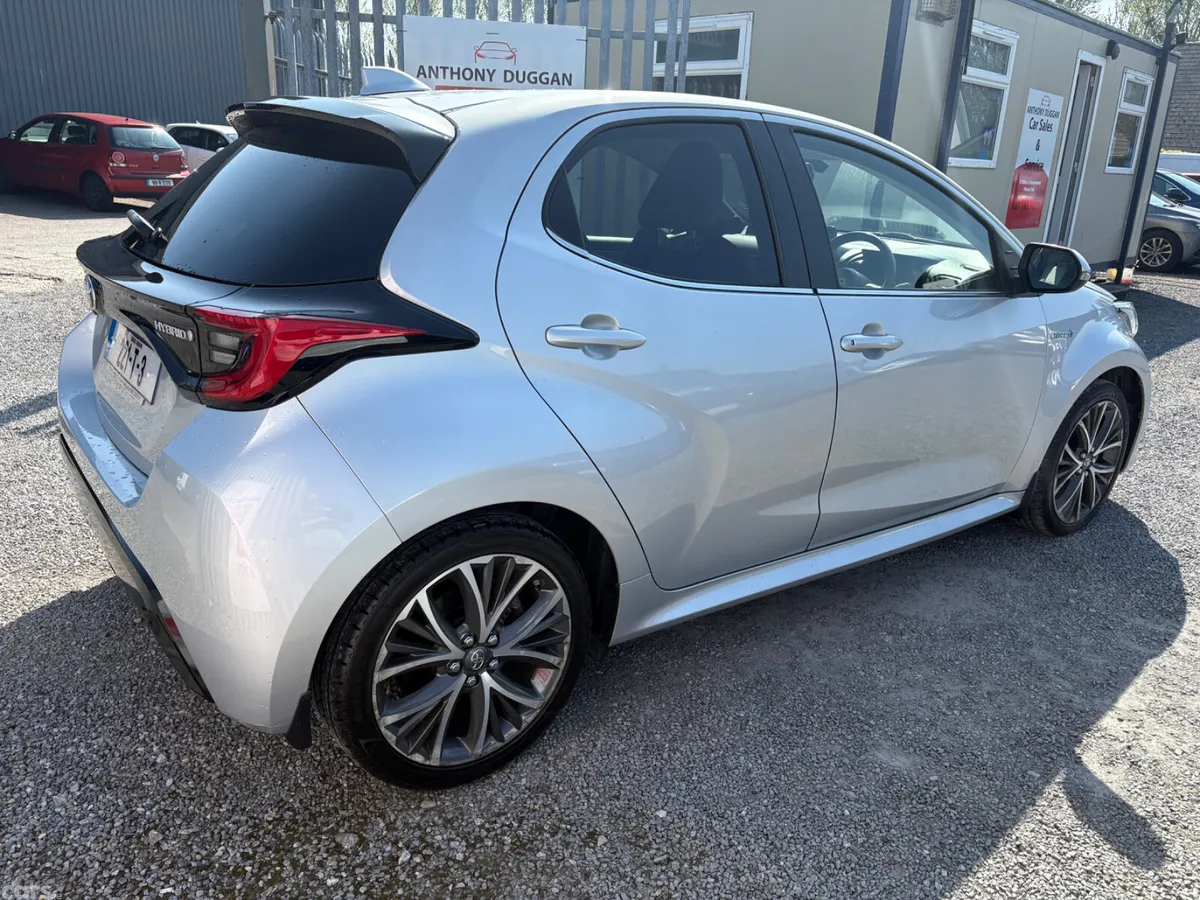 Toyota Yaris Hatchback, Petrol Hybrid, 2022, Grey
